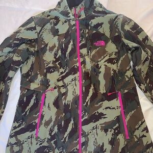 The North Face Women's Camo WINDWALL Ski Jacket - Green and Pink Accents